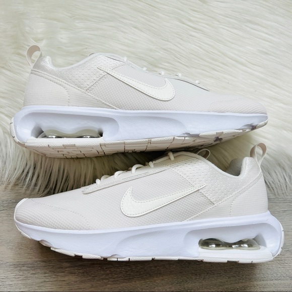 NWT Nike Air Max Intrlk Lite Women’s Shoes - Picture 8 of 9